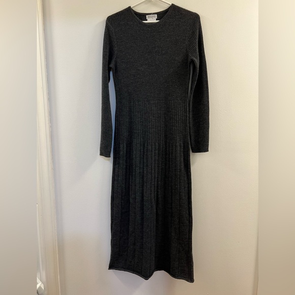 34. Milano Maxi Dress - Picture 8 of 10